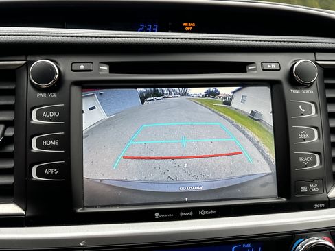 Used 2017 Toyota Highlander XLE image 28