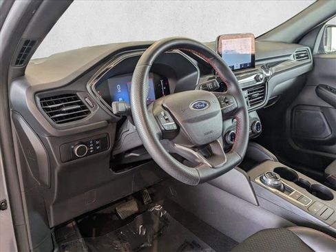 Used 2025 Ford Escape ST-Line image 10