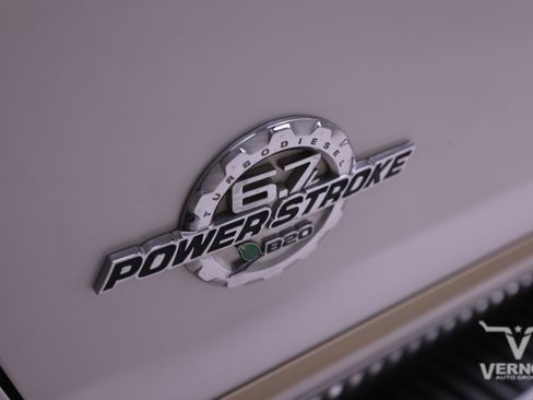 Used 2014 Ford F250 Platinum w/ FX4 Off-Road Package image 39