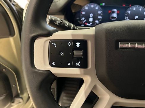 Used 2025 Land Rover Defender 110 S image 39