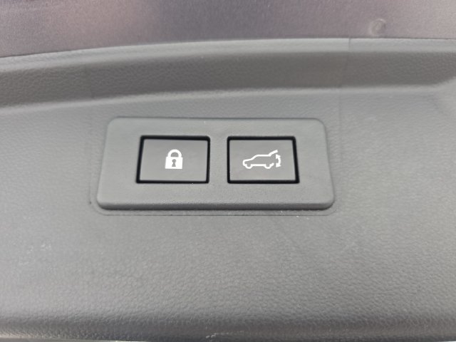 Used 2023 Subaru Outback Premium AWD/4WD image 33