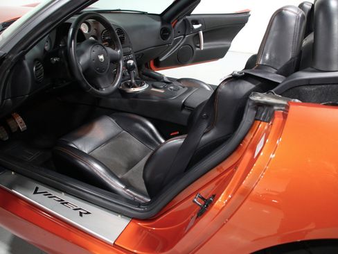 Used 2005 Dodge Viper SRT-10 w/ Copperhead Edition Group RWD image 42