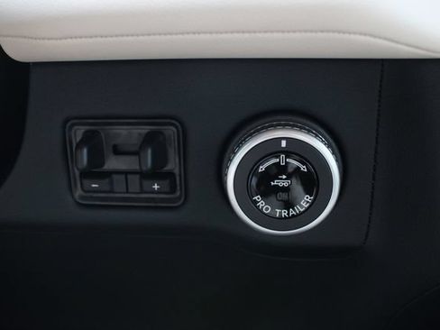 New 2027 Lincoln Navigator L Reserve AWD/4WD image 13