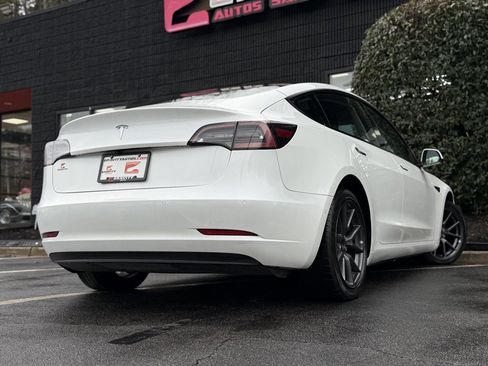 Used 2022 Tesla Model 3 Standard Range image 13