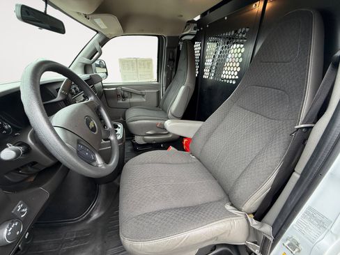 Used 2024 Chevrolet Express 2500 Work Van w/ Driver Convenience Package image 10