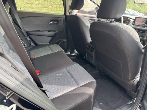 Used 2023 Nissan Rogue SV image 8