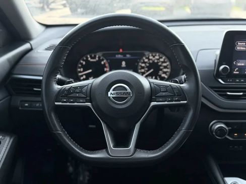 Used 2022 Nissan Altima 2.0 SR FWD image 14