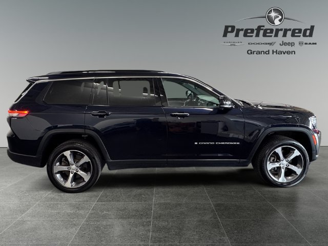 Used 2024 Jeep Grand Cherokee L Limited AWD/4WD image 9
