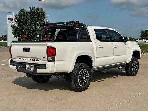 Used 2023 Toyota Tacoma SR5 w/ Technology Package AWD/4WD image 3