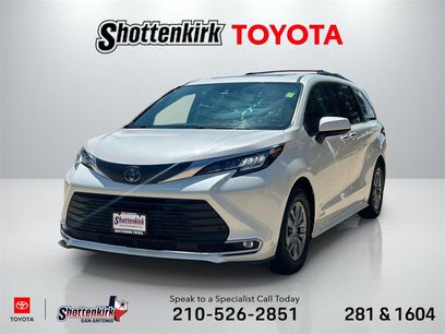 Used 2021 Toyota Sienna XLE