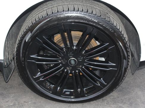 Used 2024 Land Rover Range Rover SE image 32