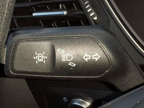 Used 2020 Ford Escape SE image 24