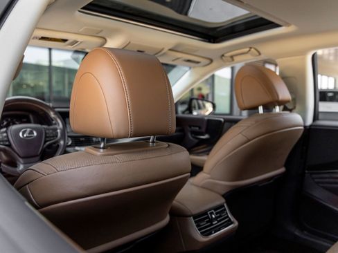 Used 2019 Lexus LS 500 500 Base w/ Accessory Package (Z2) image 23