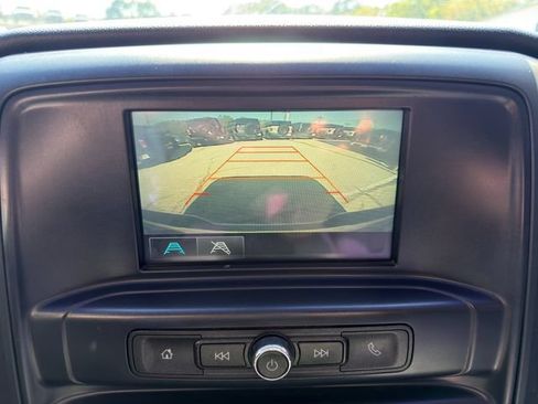 Used 2018 Chevrolet Silverado 1500 Custom w/ Custom Value Package AWD/4WD image 21