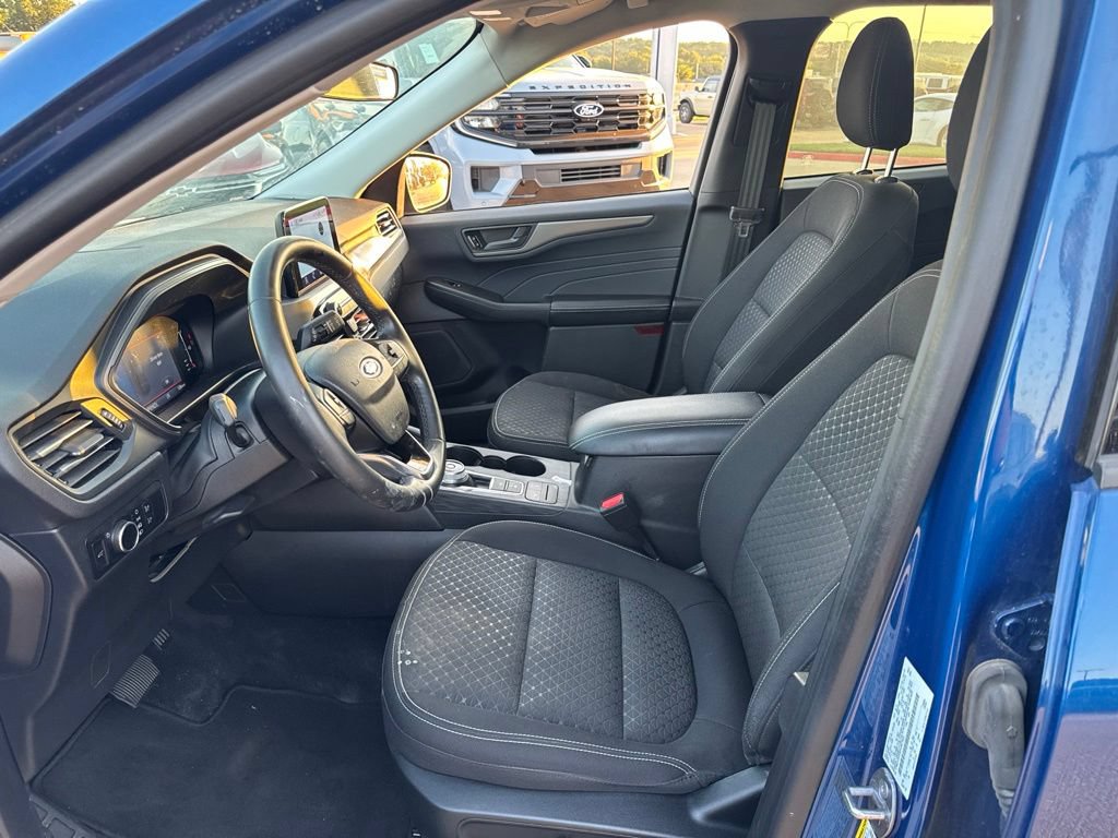 Used 2023 Ford Escape Active FWD image 9