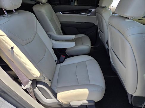 Used 2023 Cadillac XT6 Premium Luxury w/ Technology Package FWD image 15
