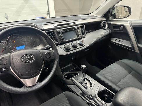 Used 2016 Toyota RAV4 LE AWD/4WD image 17