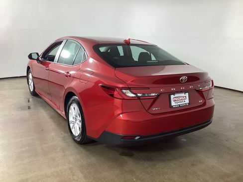 Used 2025 Toyota Camry LE w/ Convenience Package FWD image 8