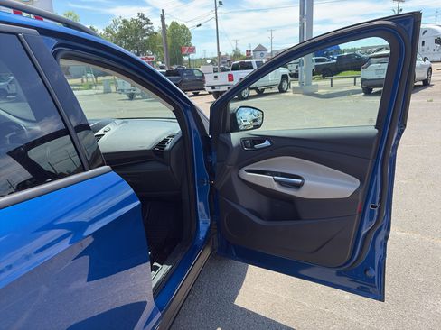 Used 2019 Ford Escape SEL AWD/4WD image 17