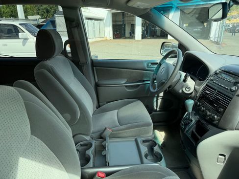 Used 2008 Toyota Sienna LE AWD/4WD image 5