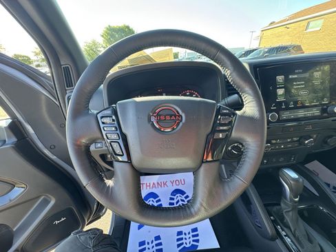 Used 2022 Nissan Frontier PRO-4X w/ Pro-4X Premium Package AWD/4WD image 16