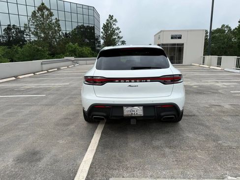 Used 2022 Porsche Macan w/ Premium Package Plus AWD/4WD image 40