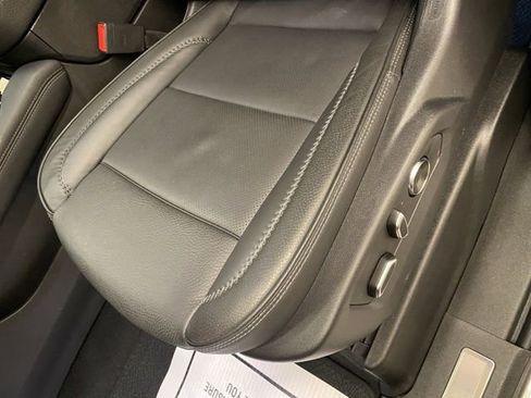 Used 2025 GMC Yukon Denali w/ Sun & Power Step Package AWD/4WD image 16