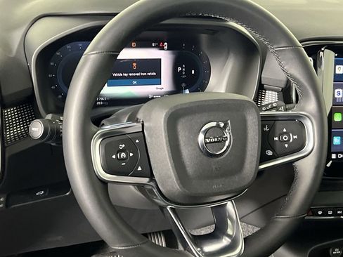 Certified 2025 Volvo XC40 B5 Plus image 13