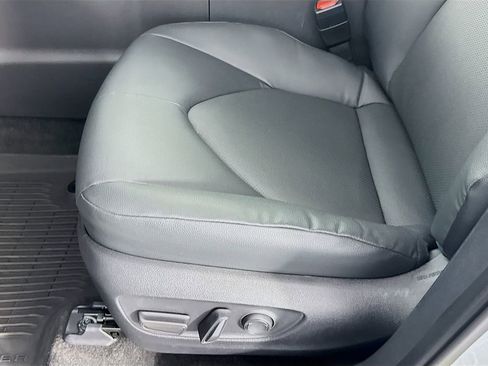 Used 2025 Toyota Grand Highlander FWD image 23