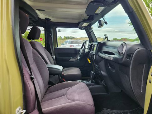 Used 2013 Jeep Wrangler Unlimited Sport AWD/4WD image 41