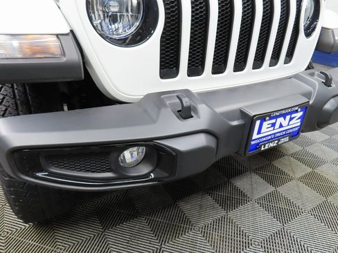 Used 2023 Jeep Wrangler Unlimited Sahara image 44