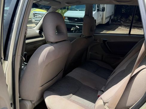Used 2002 Toyota RAV4 2WD image 11