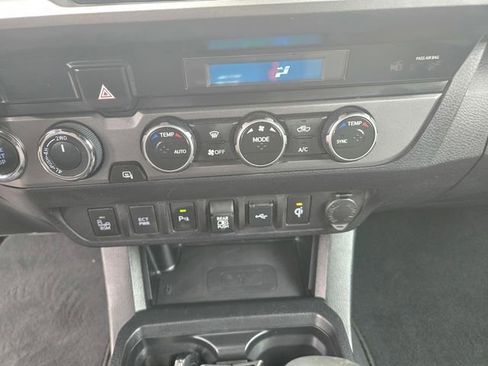 Certified 2021 Toyota Tacoma TRD Off-Road w/ Technology Package AWD/4WD image 17