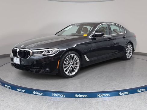Used 2021 BMW 530e RWD image 1