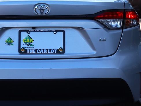 Used 2024 Toyota Corolla LE FWD image 19