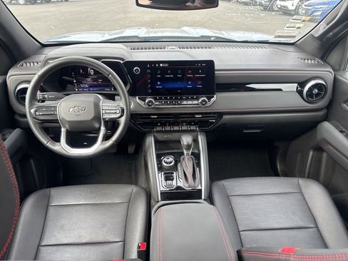 Used 2023 Chevrolet Colorado Z71 w/ Z71 Convenience Package 2 image 18