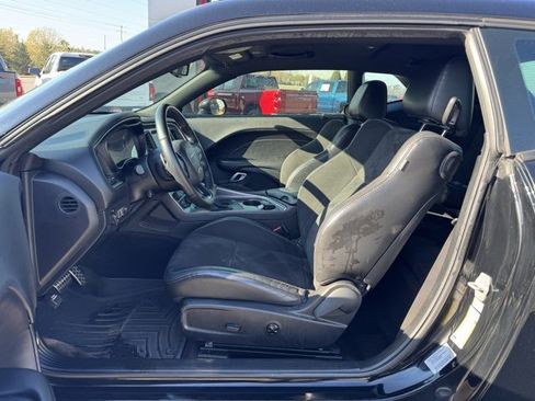 Used 2018 Dodge Challenger SXT Plus image 14