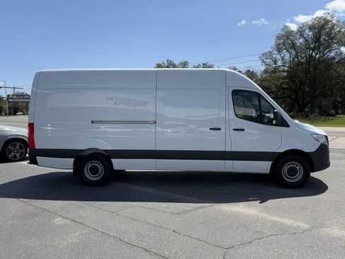 New 2025 Mercedes-Benz Sprinter 2500 image 9