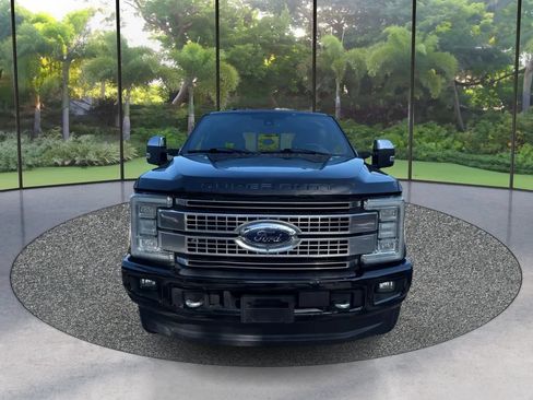 Used 2017 Ford F250 Platinum w/ Platinum Ultimate Package AWD/4WD image 2
