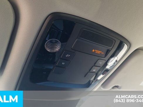 Used 2024 Kia Carnival LX FWD image 35