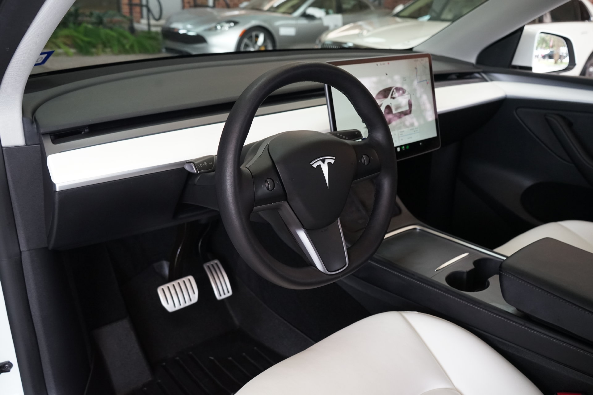 Used 2022 Tesla Model Y Performance AWD/4WD image 2