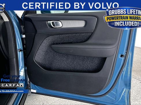 Certified 2025 Volvo XC40 B5 Core AWD/4WD image 22