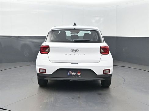 Used 2022 Hyundai Venue SE image 30