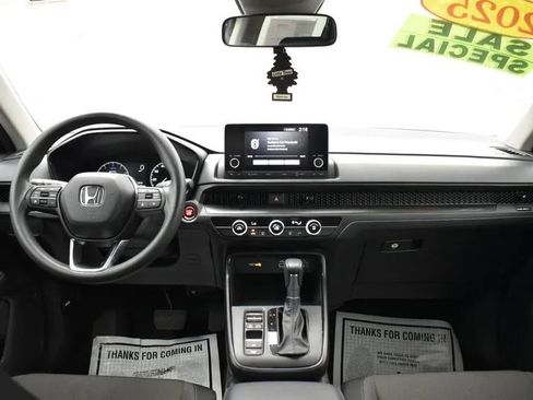 Used 2025 Honda CR-V LX image 19