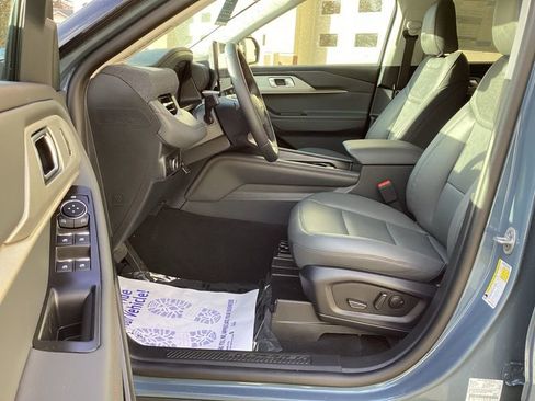 New 2026 Ford Explorer Active w/ Active Comfort Package image 24