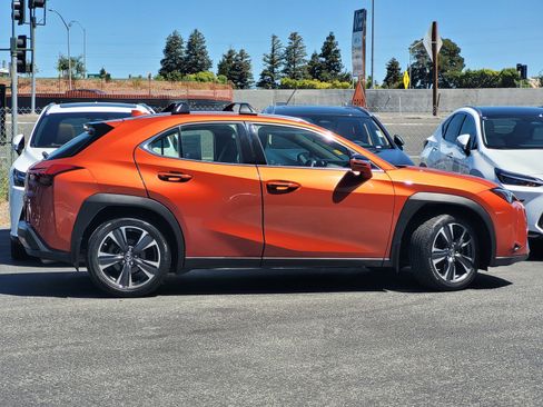 Used 2019 Lexus UX 250h w/ Premium Package AWD/4WD image 3