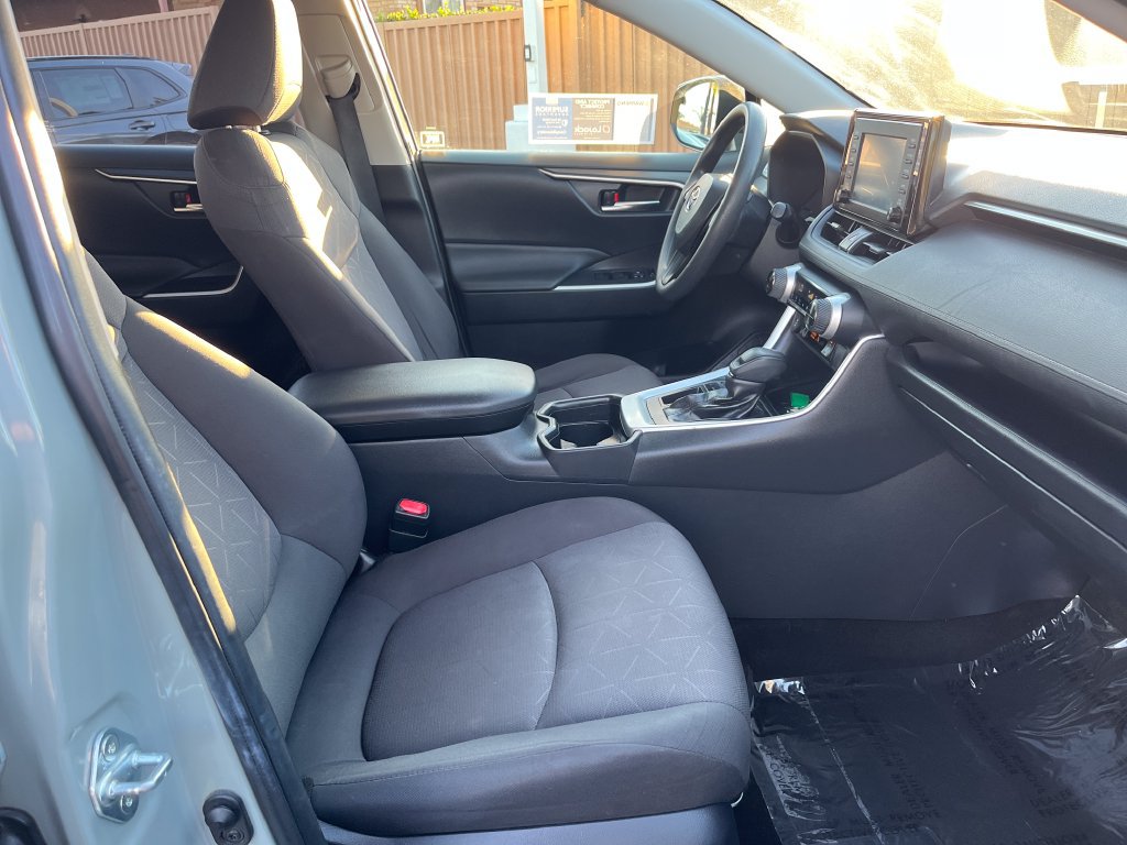 Used 2019 Toyota RAV4 XLE w/ Convenience Package FWD image 36
