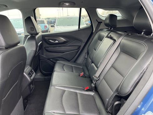 Used 2024 GMC Terrain SLT image 16