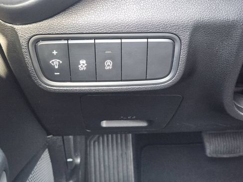 Certified 2025 Kia Soul LX w/ LX Technology Package FWD image 21