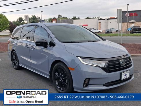 Used 2023 Honda Odyssey Sport image 4